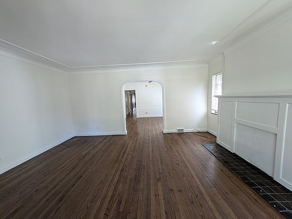 4th image of 17530 Roselawn St #1