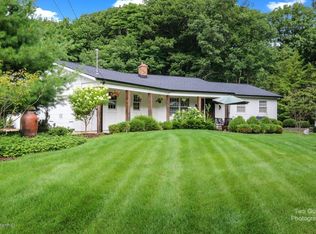 776 Manchester Dr, Saugatuck, MI 49453