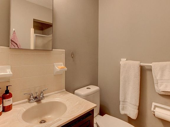 5th image of 564 Waldorf Dr