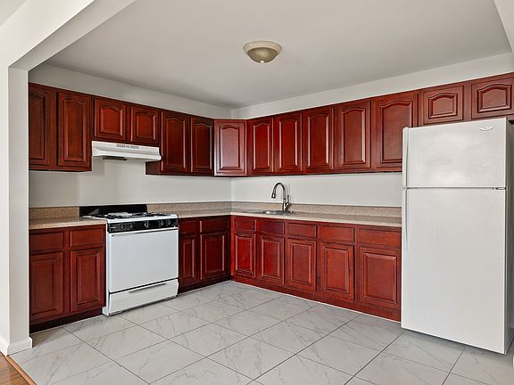 2nd image of 318 43rd St #3