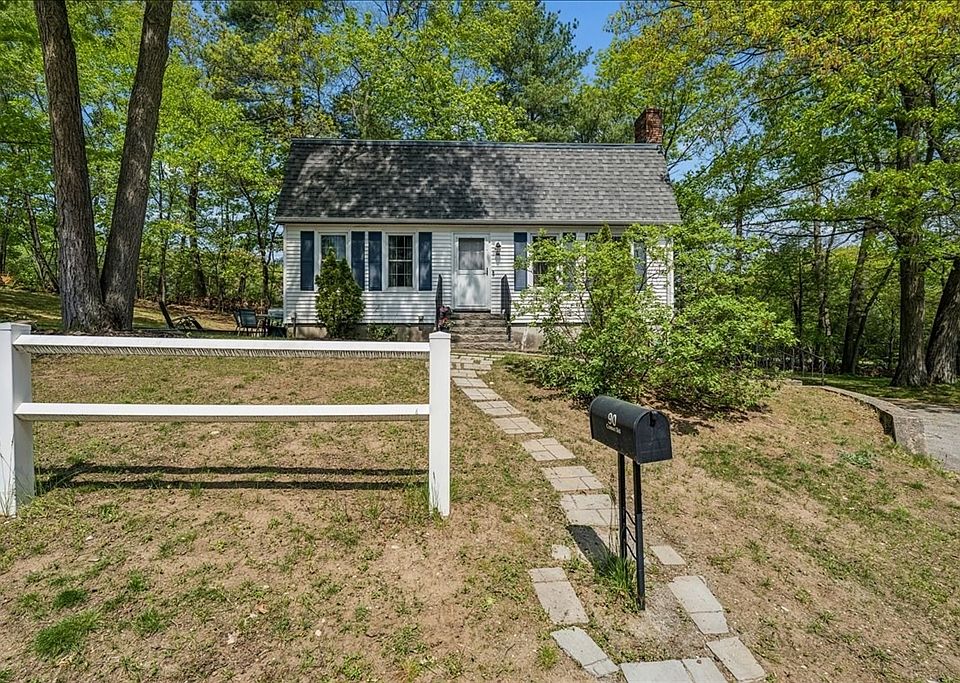 1st image of 90 Comet Rd