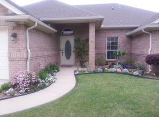 566 Sandgate Dr, Burleson, TX 76028