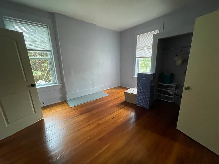 1235 E 8th St — Photo 18