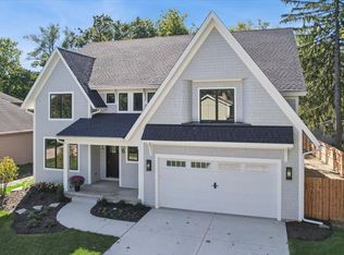 6 W Bauer Rd, Naperville, IL 60563