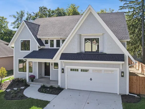 6 W Bauer Rd, Naperville, IL 60563