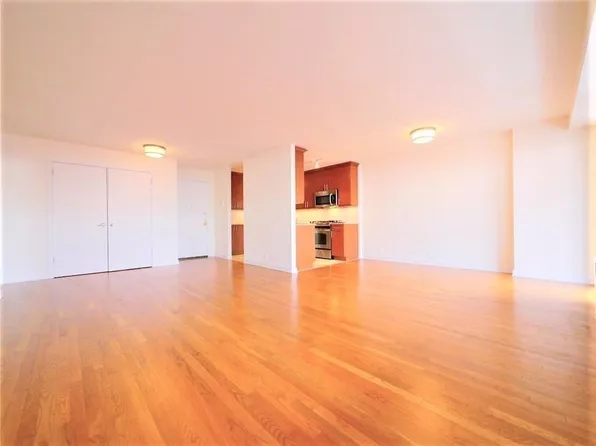 765 Amsterdam Avenue image 7 of 12