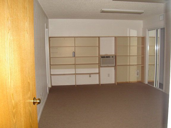 4th image of 3122 Lake Dr