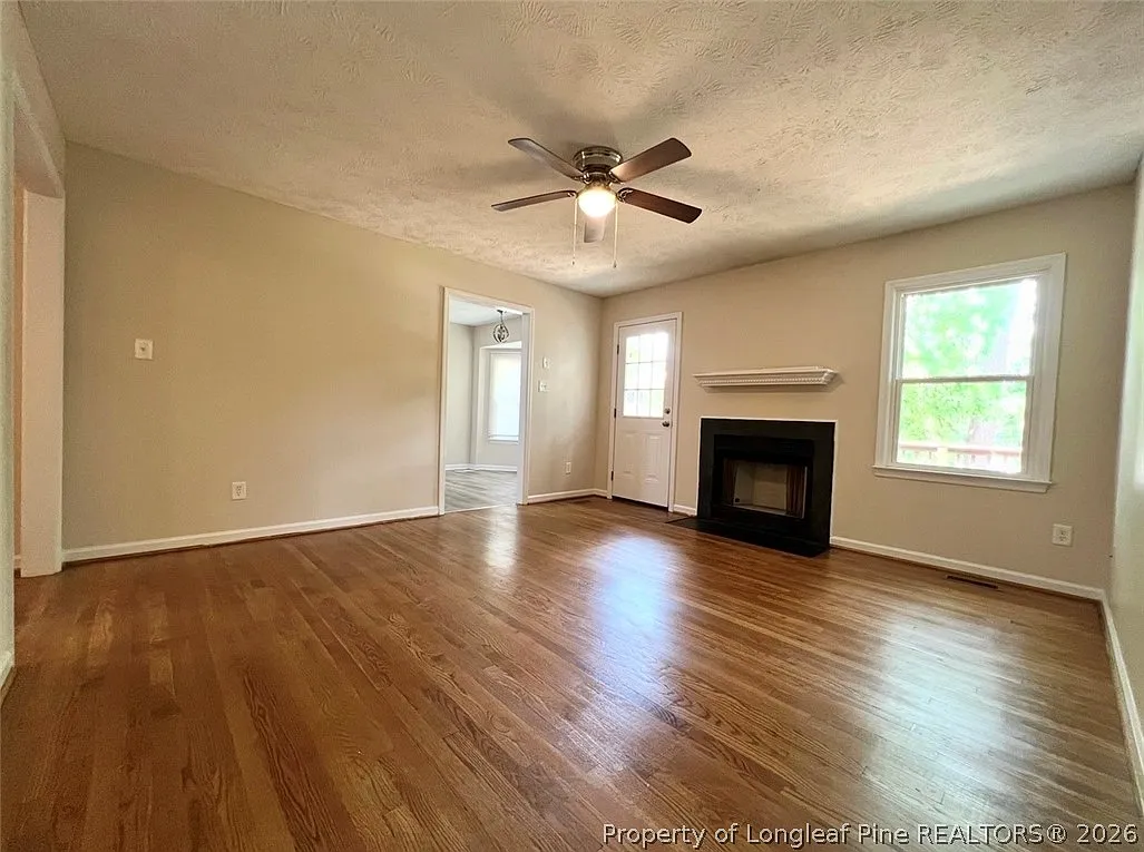 3 bed, 2.0 bath, 1278 sqft, $1,400 — Photo 4