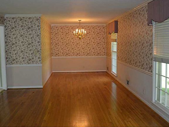 5th image of 1119 McCormick Way SW