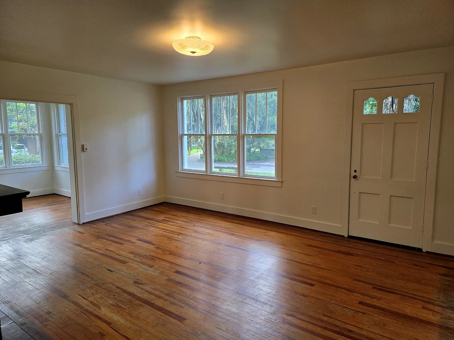 3 bed, 1581 sqft, $2,900 — Photo 4