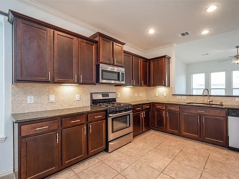6731 Trinity Trail Ln — Photo 10