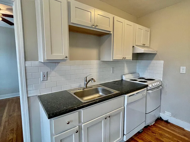 3713 Summit St #301 — Photo 6