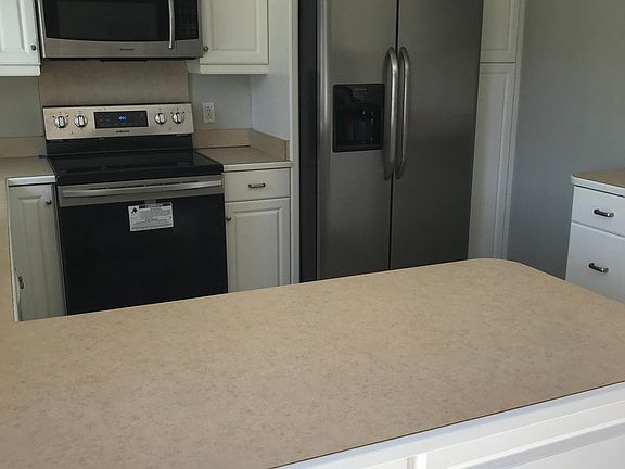2nd image of 814 Bragg Dr