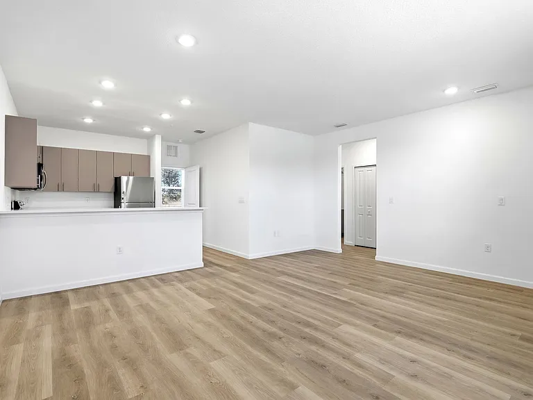 Venture Apartments — Photo 19