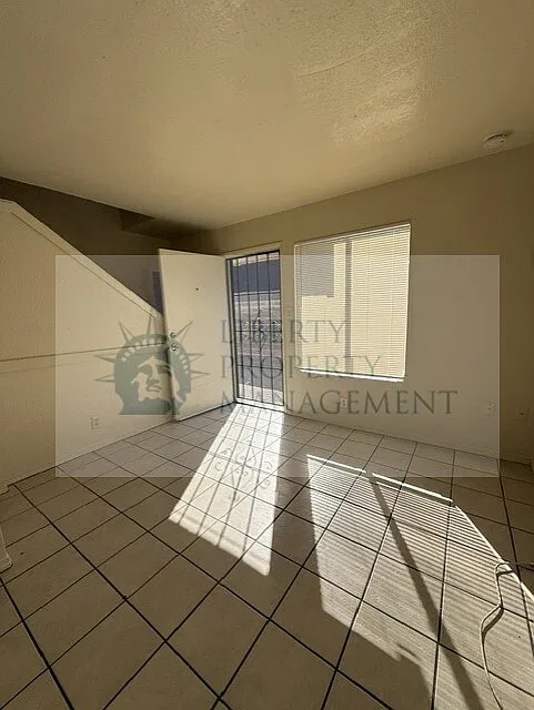 1 bed, 550 sqft, $1,095 — Photo 2