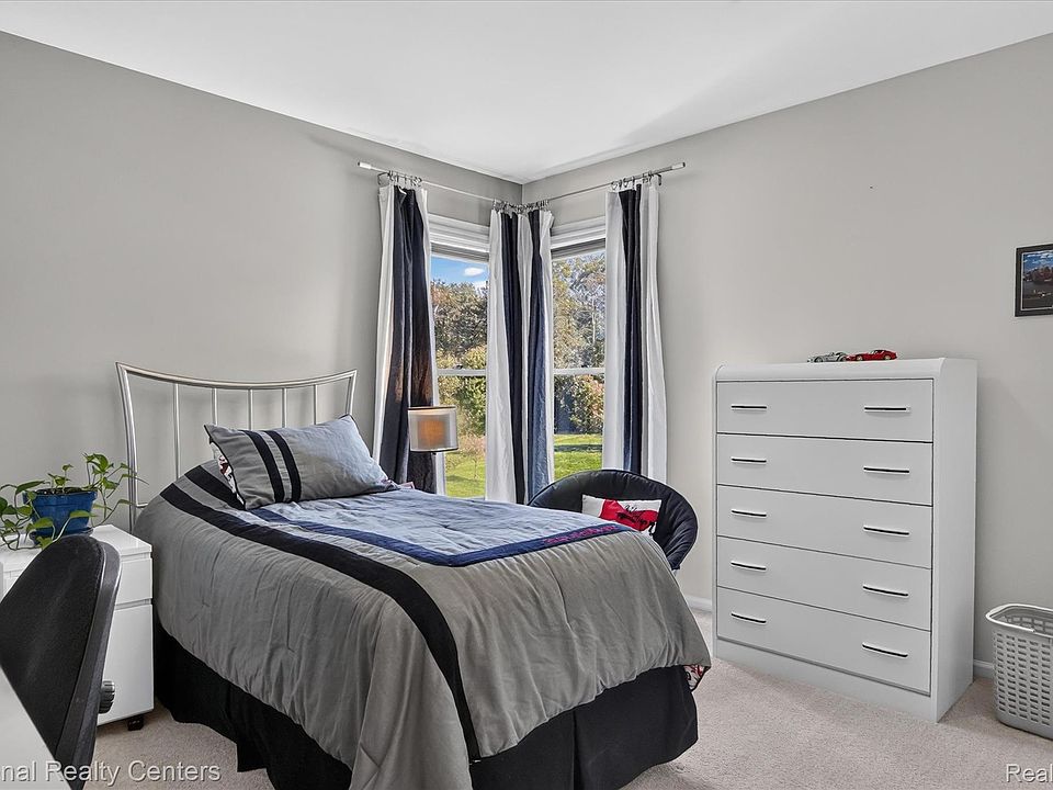 47708 Royal Pointe Dr, photo 25