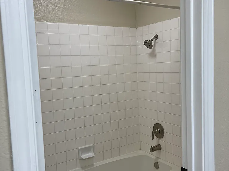 423 Kinsmill Ct — Photo 20
