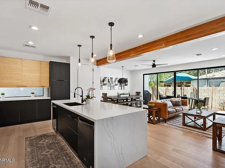 230 W Monterosa St — Photo 9