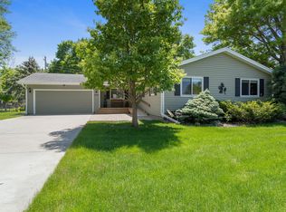1205 W 155th St, Burnsville, MN 55306