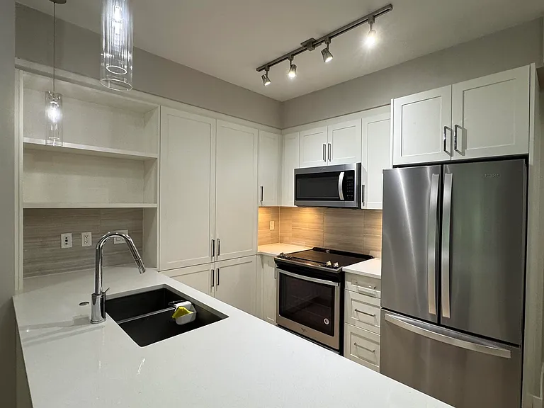 20211 66th Ave #D212 — Photo 10