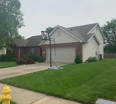 3rd image of 1361 Winchester Dr