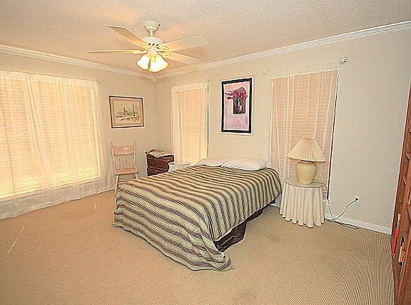 3rd image of 2318 Island Shores Dr