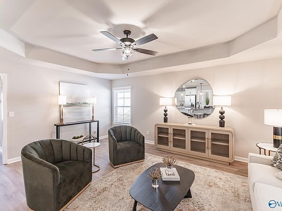 5th image of 304 Emma Way