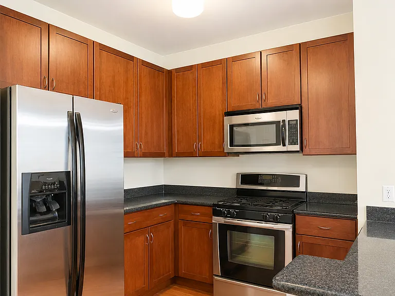 200 W Elm St #1128 — Photo 7
