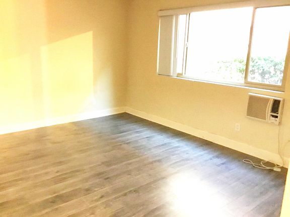 4th image of 17938 Burbank Blvd APT 6