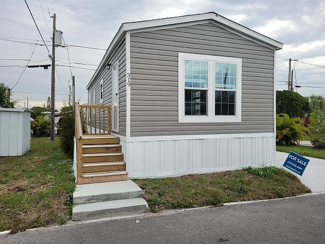 1st image of 4125 Park St N #319