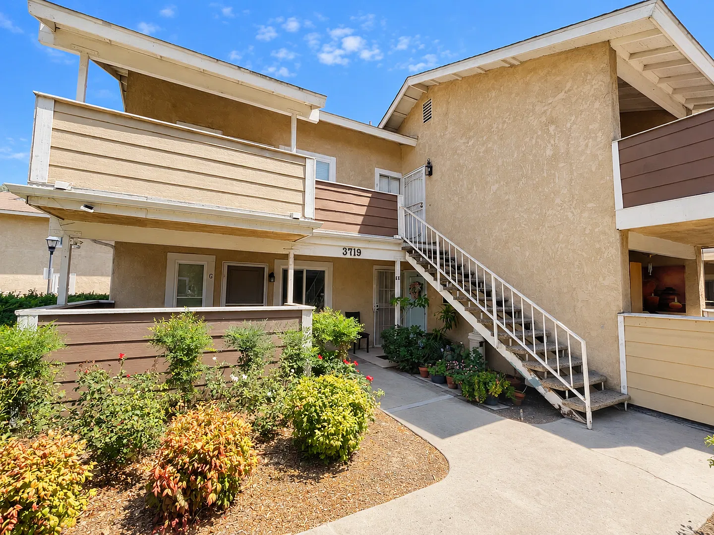 1+1 Creekside, Available Now! — Photo 3
