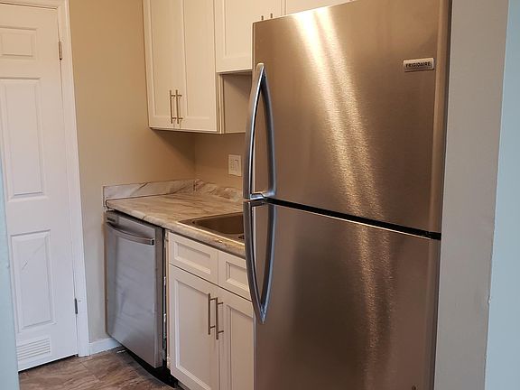 3rd image of 3556 Shenandoah Ave APT 203