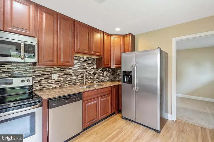 27 Chippendale Cir — Photo 4