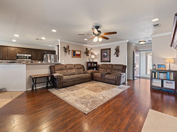 4th image of 529 McKittrick Ct