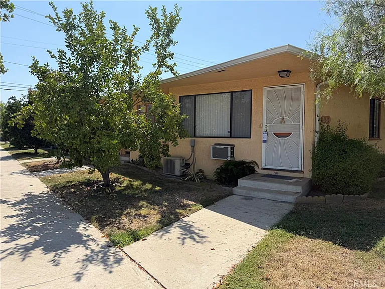 1340 N Buena Vista St #A — Photo 20