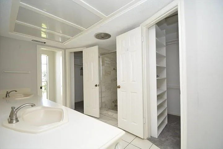 538 Longview Dr — Photo 16