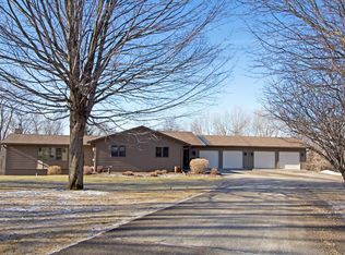 34050 Serendipity Rd, Cannon Falls, MN 55009