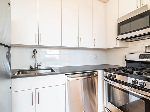 5th image of 300 E 39th St APT 28B