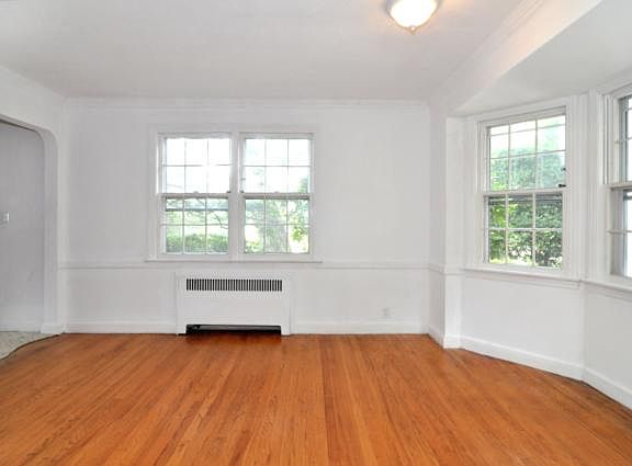 5th image of 72 Saint Johns Ave