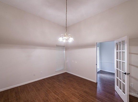 5th image of 3242 Greenhead St
