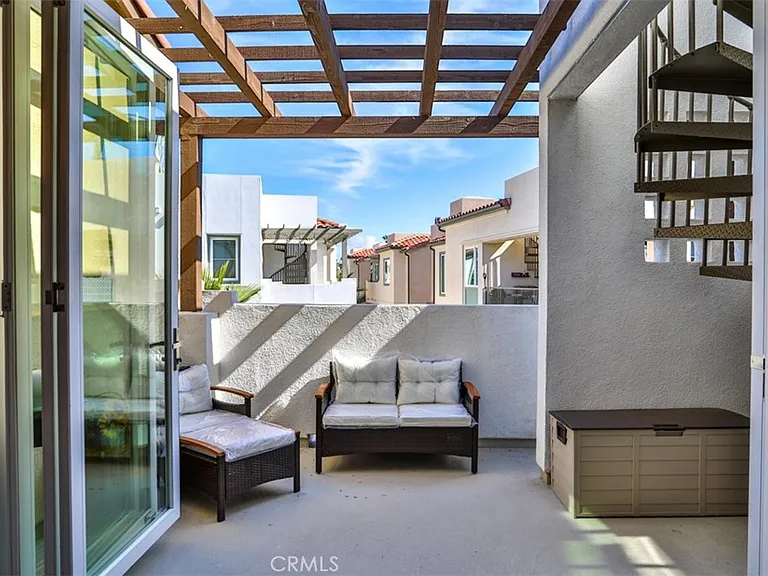 3318 Doheny Way — Photo 14