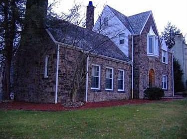 2nd image of 1122 Parkview Dr