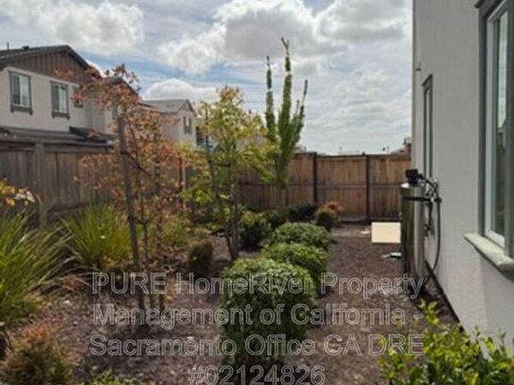 5th image of 4460 Tucker Dr