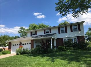 7018 Woodcroft Dr, Englewood, OH 45322