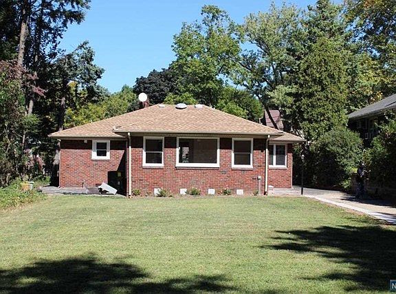 3rd image of 132 Longview Ave