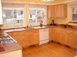 89 Forest St, Worcester, MA 01609