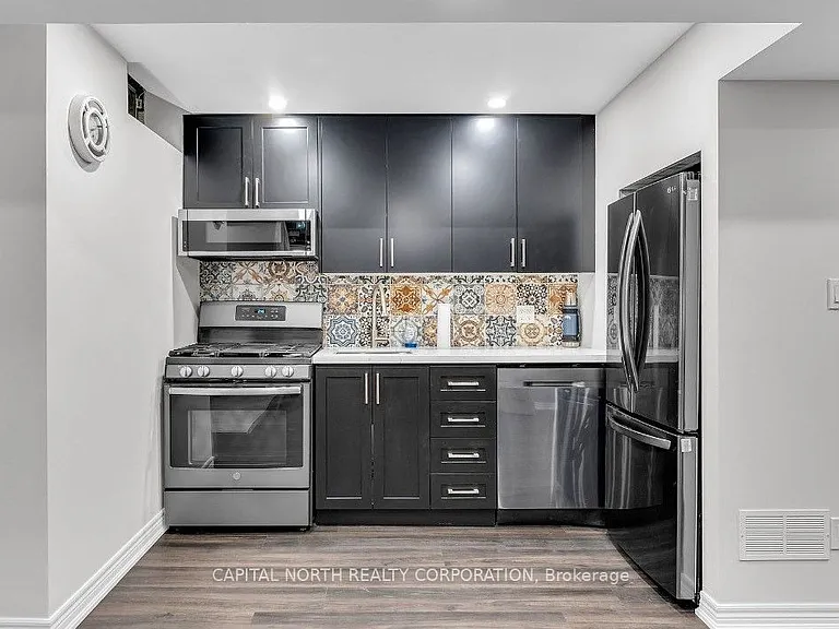 66 Waterbury St — Photo 5