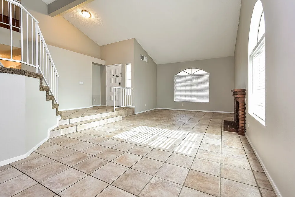 4 bed, 3.0 bath, 1943 sqft, $2,835 — Photo 4