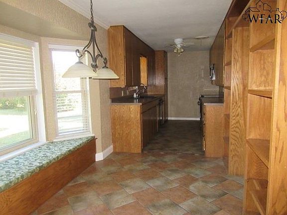 5th image of 708 W Clara Ave