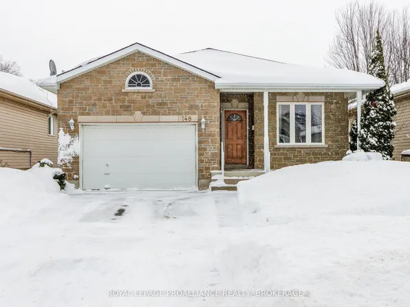 748 Tanner Dr, Kingston, ON K7M 9G7